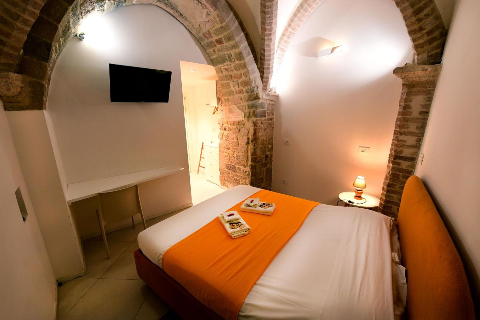 Little Italy Hostel Ex Chiesa S Donato Perugia Eksteriør bilde