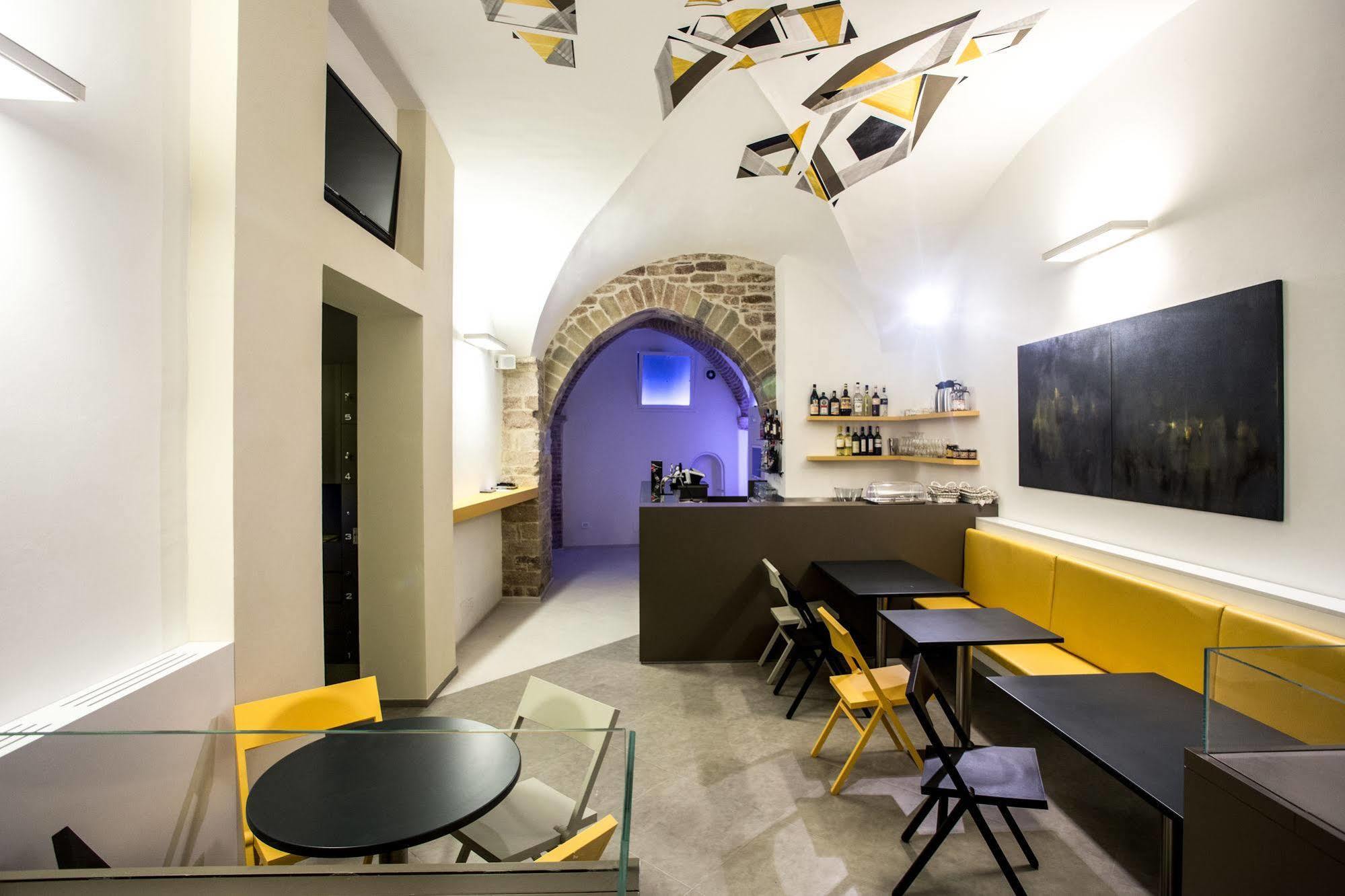 Little Italy Hostel Ex Chiesa S Donato Perugia Eksteriør bilde
